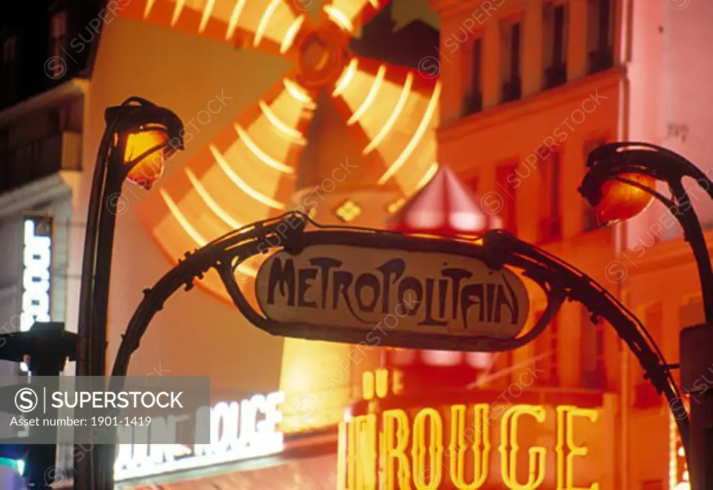 Close up of Moulin Rouge Paris at night