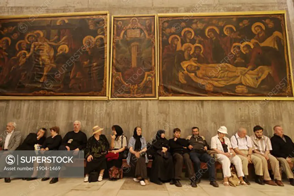 pilgrims at the Katholikon Jerusalem
