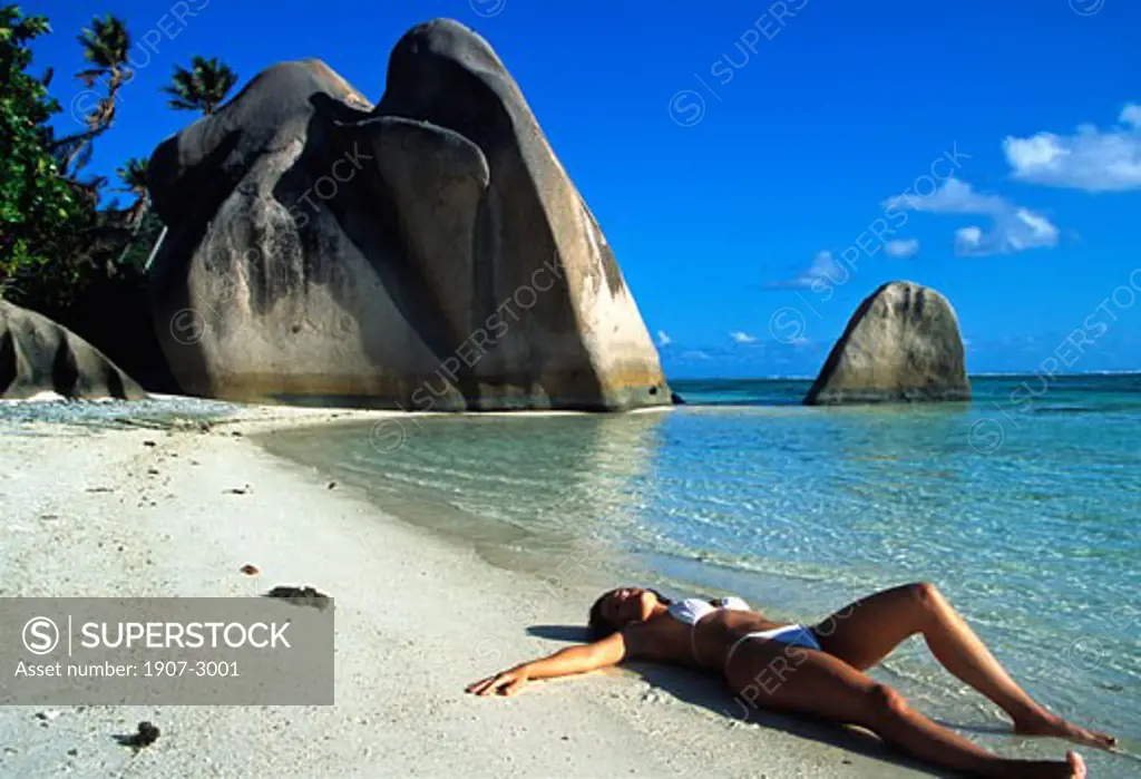 Seychelles  La Digue  Anse-Source -dArgent beach