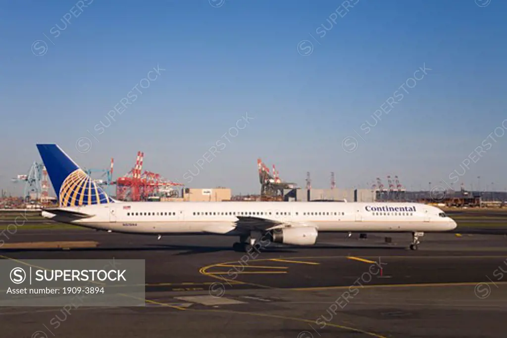 Continental Airways aeroplane airplane jet aircraft Newark Liberty International Airport New Jersey  USA United States of America
