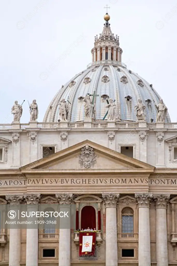 Rome Vatican St Peters Peters Square Easter Sunday christians from all over the world receive papal easter blessing from his holiness Pope Giovanni Paolo II Benedetto XVI Italy Italia Roma