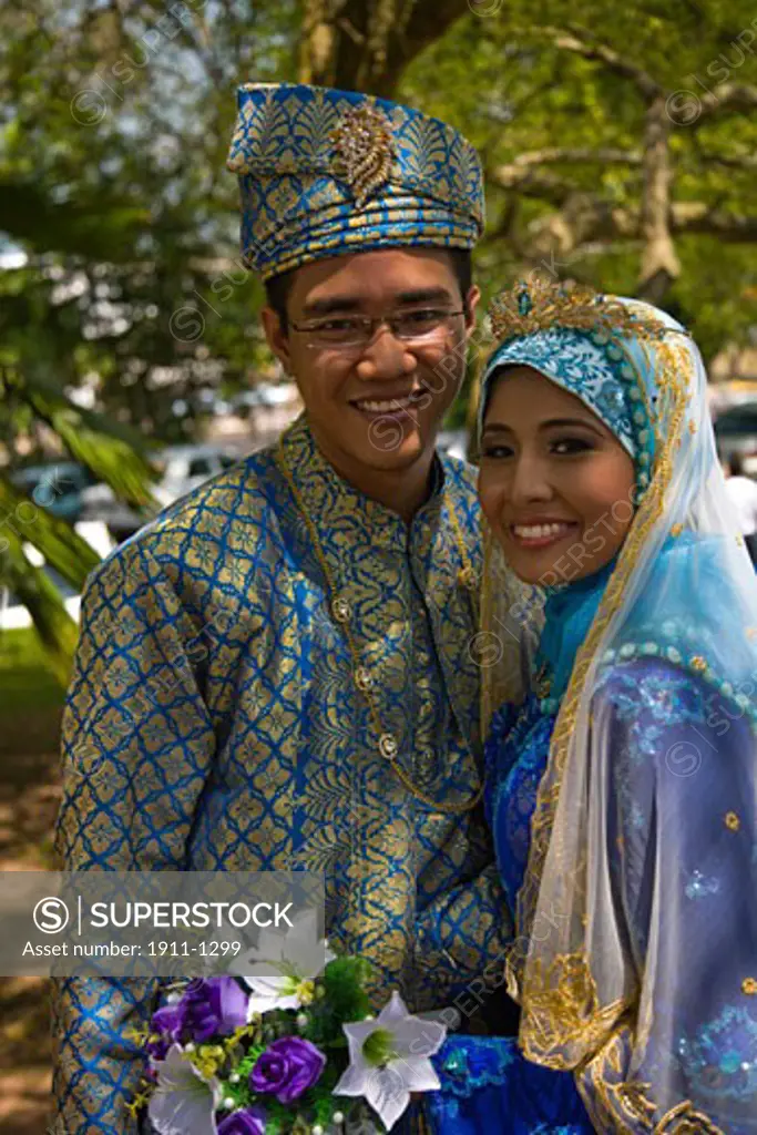 young couple in wedding clothes  Malacca  Historic Melaka   Malaysia Peninsula  Malaysia  SE Asia