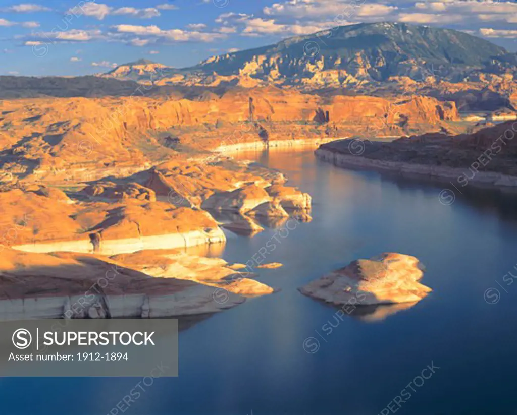 Lake Powell  Navajo Mountain  Glen Canyon National Recreation Area  Utah  Arizona
