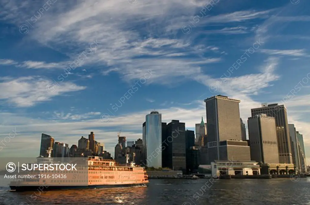 From the boat that takes us to Staten Island, will have superb views of Lower Manhattan.