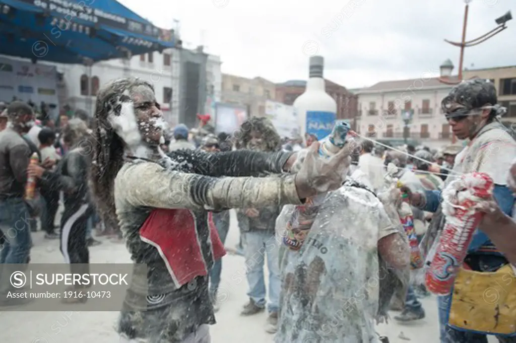Harmless furious battles with the spray 'carioca', based shaving soap