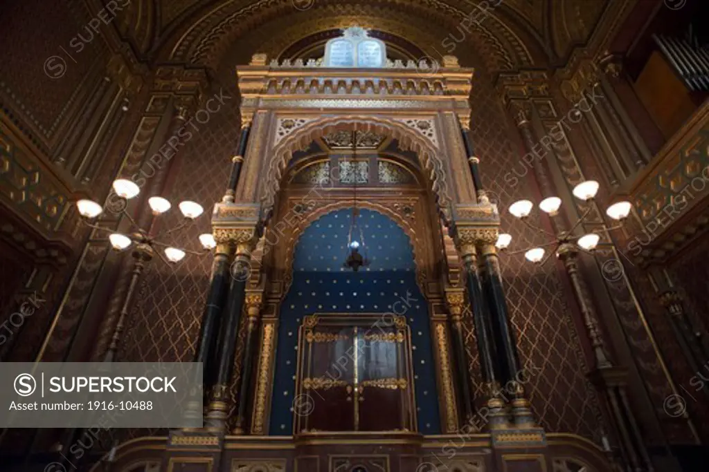 Jewish Museum in Prague. Spanish Synagogue.  Undoubtedly, one of the great attractions that you find on the tour of the Jewish Quarter of Prague, called Josefov, is the Spanish Synagogue, next to which is the sculpture Memorial to Franz Kafka.