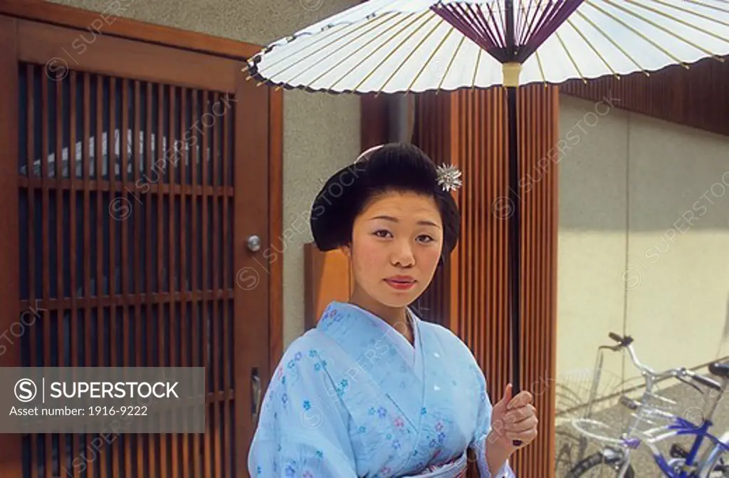 Maiko,(geisha apprentice) in Gion quarter,Kyoto, Japan