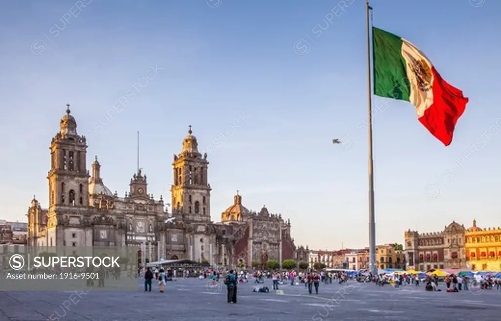 The Metropolitan Cathedral, in Plaza de la ConstituciÌ_n, El Zocalo, Zocalo Square, Mexico City, Mexico