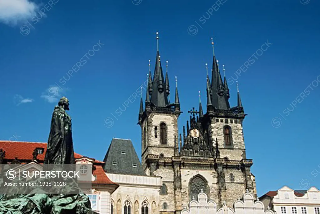 Kostel Panny Marie Pred Tynem Church of Our Lady Before Tyn Tyn Church Jan Hus statue Prague Czech Republic