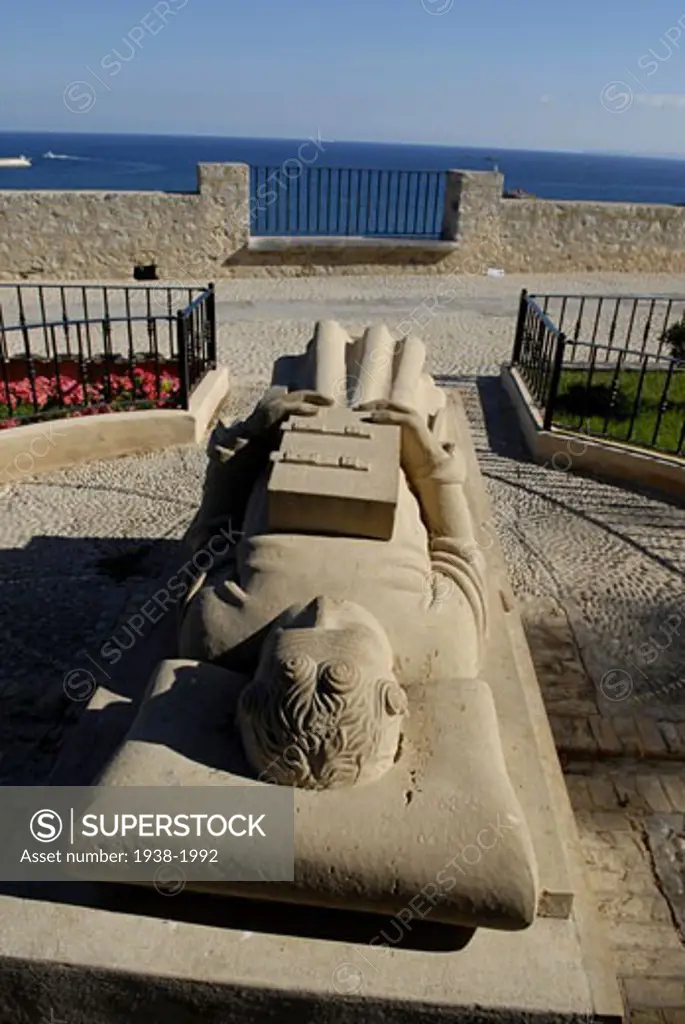 Guillem de Montgri sculpture  in Ibiza castle