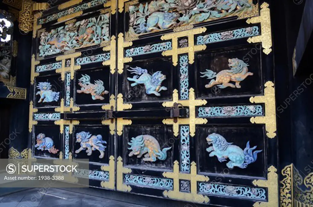 Carving detail at Nishi Honganji Temple, Kyoto City, Honshu, Japan