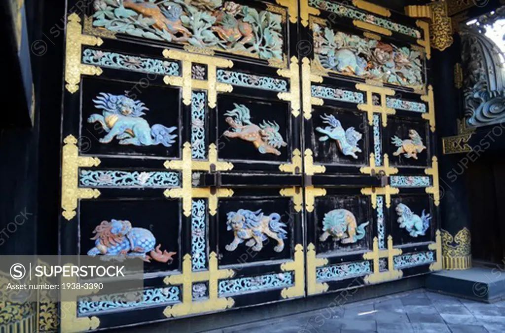 Carving detail at Nishi Honganji Temple, Kyoto City, Honshu, Japan