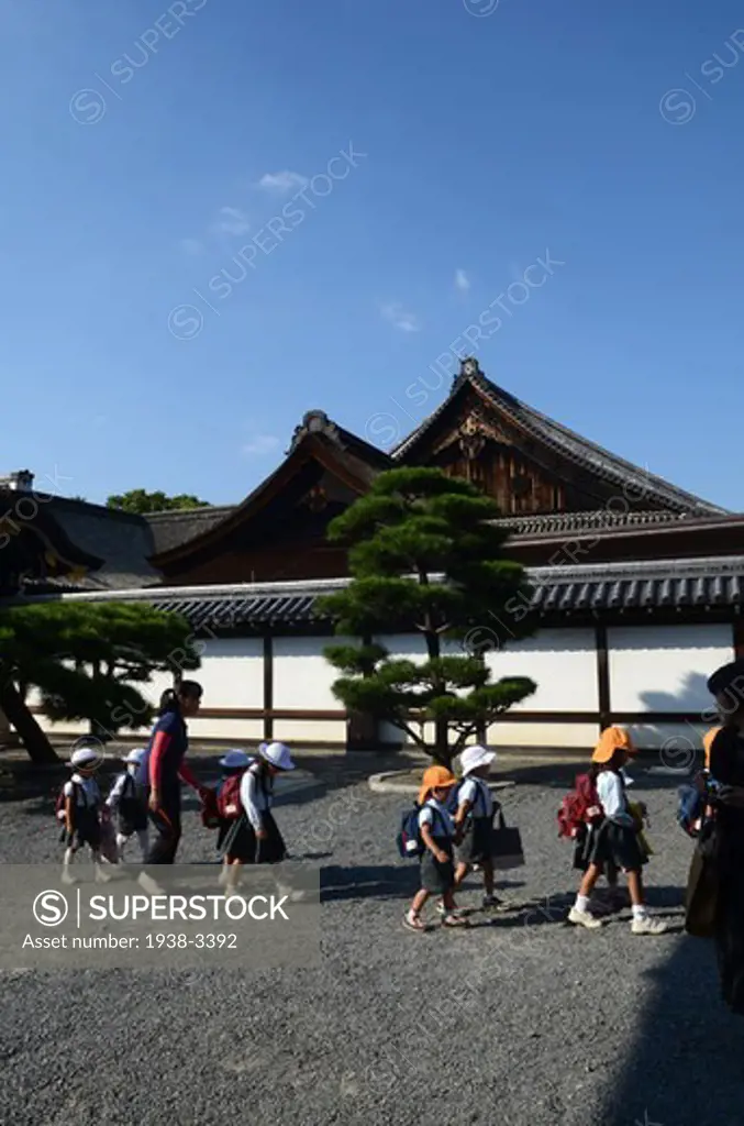 School children visiting at Nishi Honganji Temple, Kyoto City, Honshu, Japan