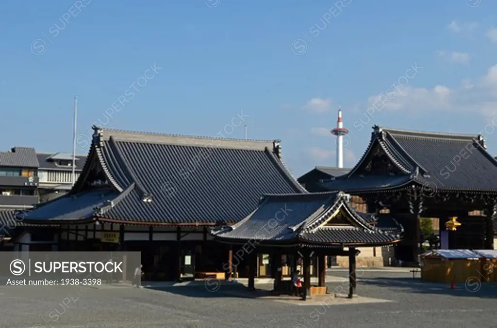 Facade of the temple, Nishi Honganji Temple, Kyoto City, Honshu, Japan
