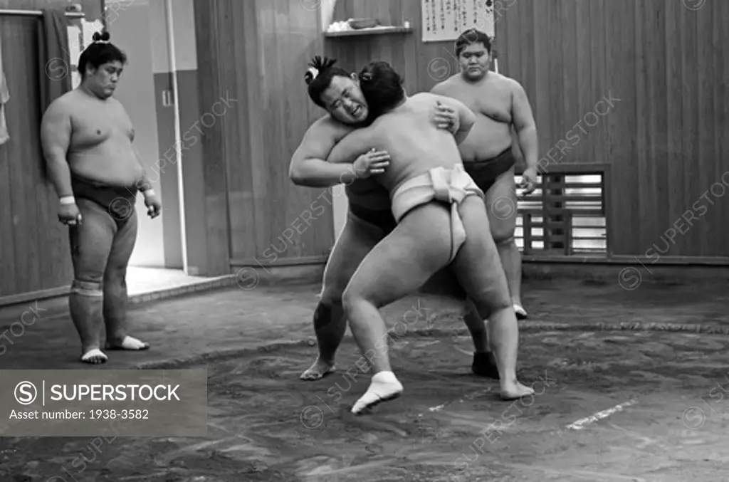 Japan, Tokyo, Ryogoku, Hard morning training at Sumo stable