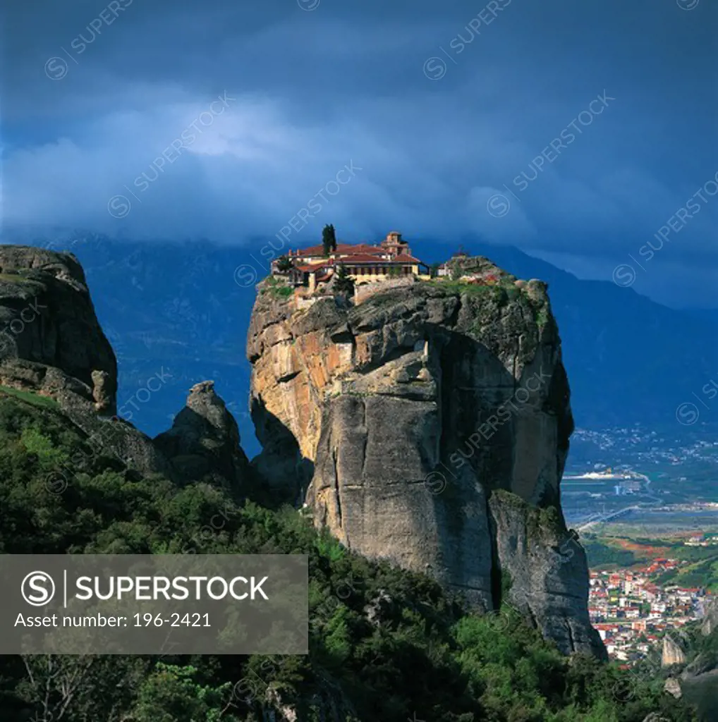 Greece, Thessalia, Monastery on top of rock