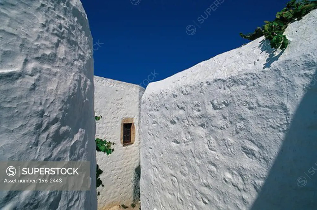 Greece, Dodecanese, Patmos Island, Old house with whitewashed walls