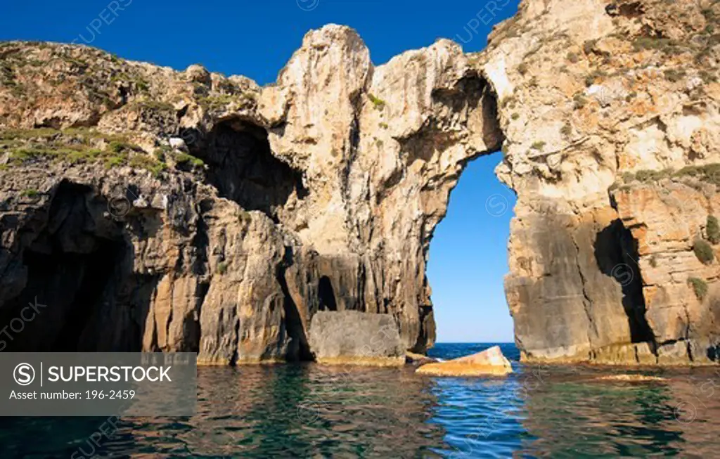Greece, Peloponissos, Pylos, Sfaktiria Island, Sea cliff with natural arch