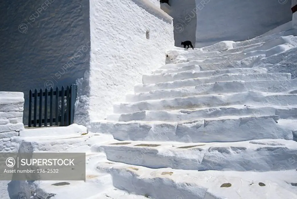 Greece, Cyclades, Kastro village, Whitewashed steps