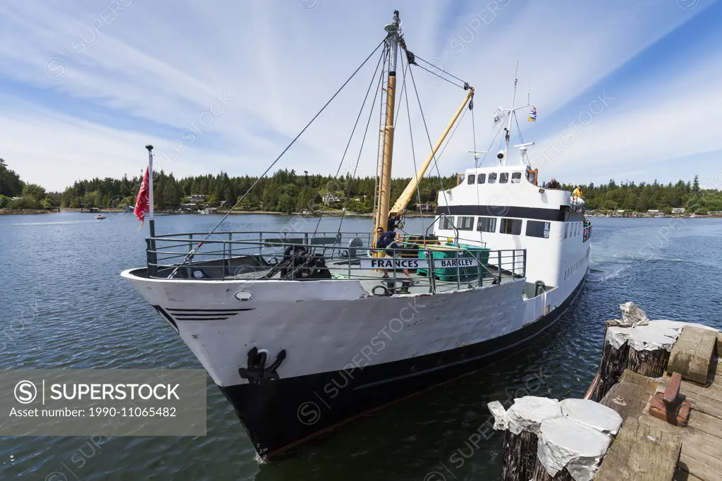 The MV Frances Barkley prepares to dock in Bamfield. Bamfield, Broken Island Group, Barkley Sound, Vancouver Island, British Columbia, Canada