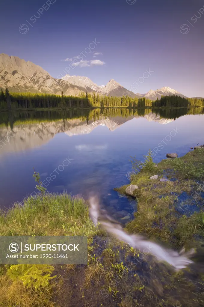 Spillway Lake, The Opal and Elk Ranges, Peter Lougheed Prov. Park, Kananaskis Country, Alberta, Canada