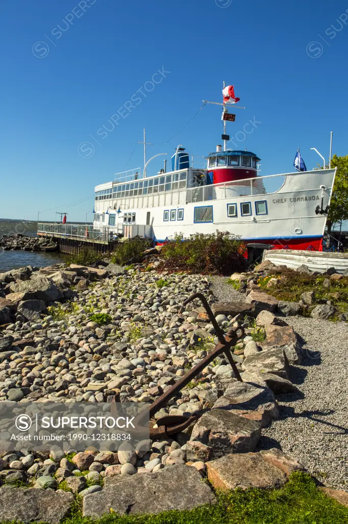 Tour boat, Chief Commanda, North Bay Waterfront, Ontario, Canada