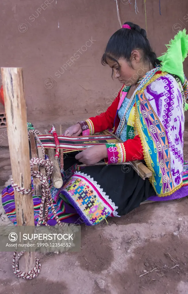 Traditional weaving, Pisac, Peru