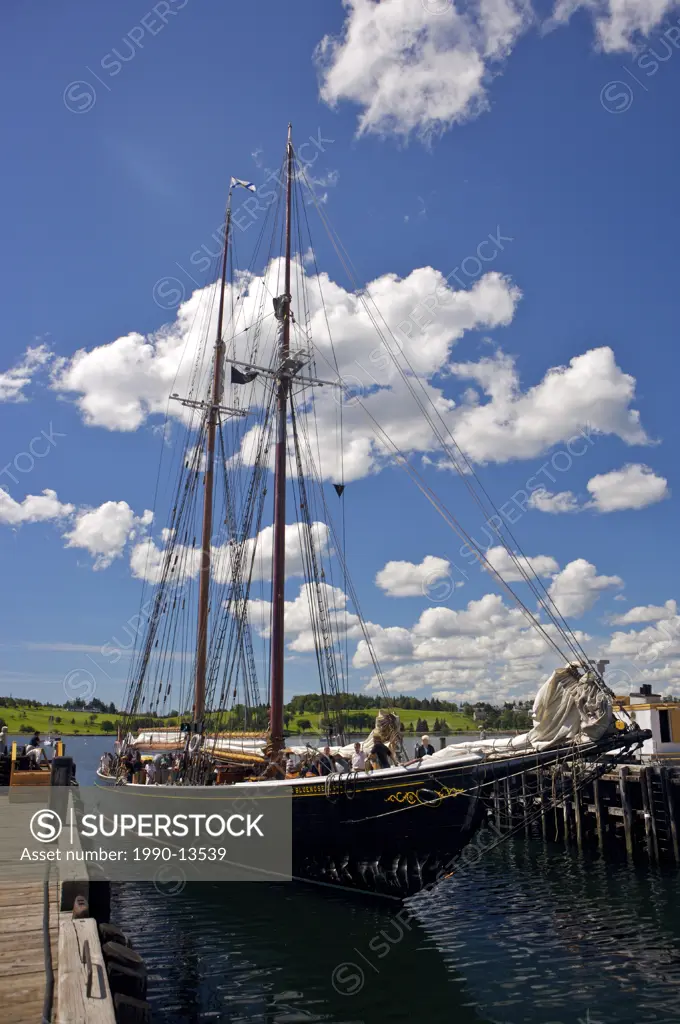 The famous schooner Bluenose II at the wharf in the town of Lunenburg, UNESCO World Heritage Site, Lunenburg Harbour, Lighthouse Route, Highway 3, Nov...