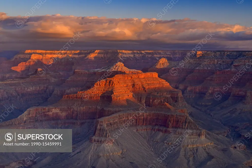 Grand Canyon from the South Rim in winter at dawn, from Hopi Point, Grand Canyon National Park, Arizona, USA