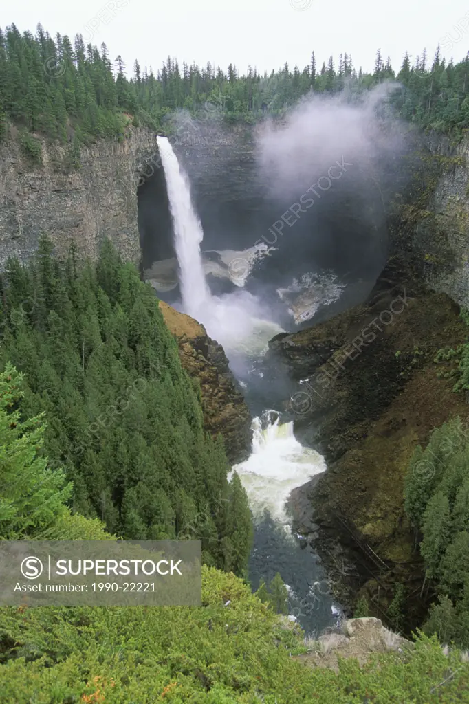 Wells Gray Provincial Park, Helmcken Falls, British Columbia, Canada
