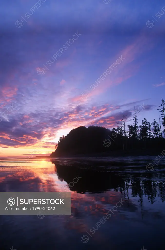 Queen Charlotte Islands, Haida Gwaii, Tow Hill on Graham Island at dawn, British Columbia, Canada