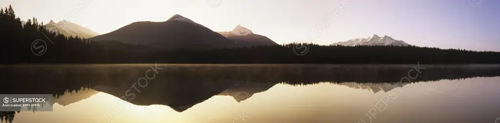 Panoramic of bowron lake provincial park, British Columbia, Canada