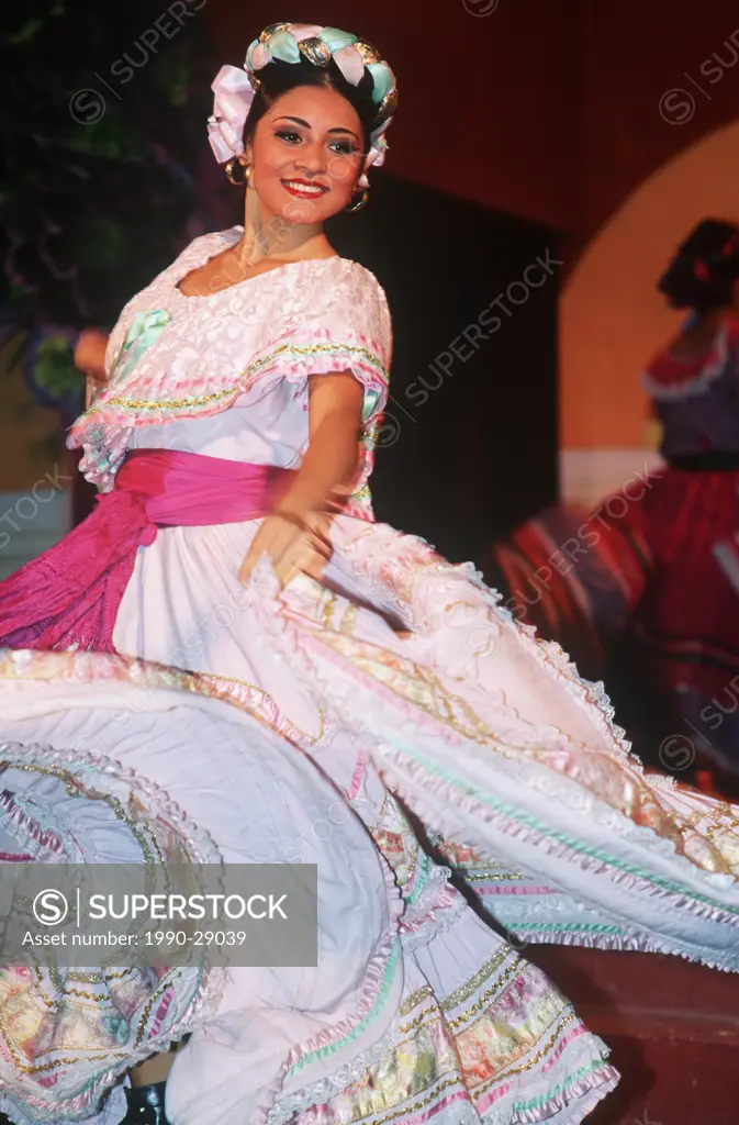 Mexico, local dancer perform folk dance