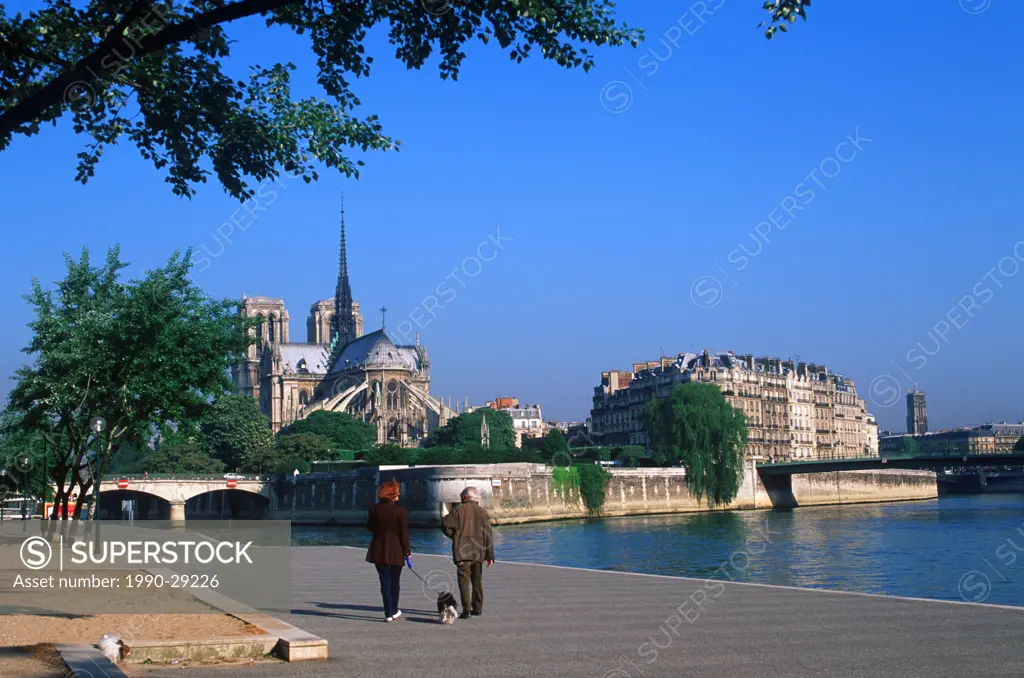 France, Paris _ Notre Dame Cathedral along the riviere Seine