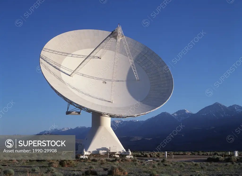 California, USA, Satellites at Cal Tech Station, Owen´s Valley