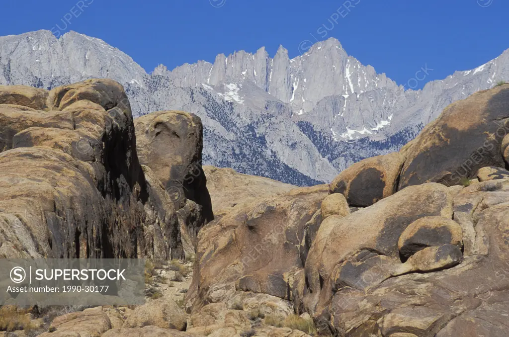 USA, California, Mt. Whitney, highest mountain in lower 48 states, from Alabama Hills, Owens Valley