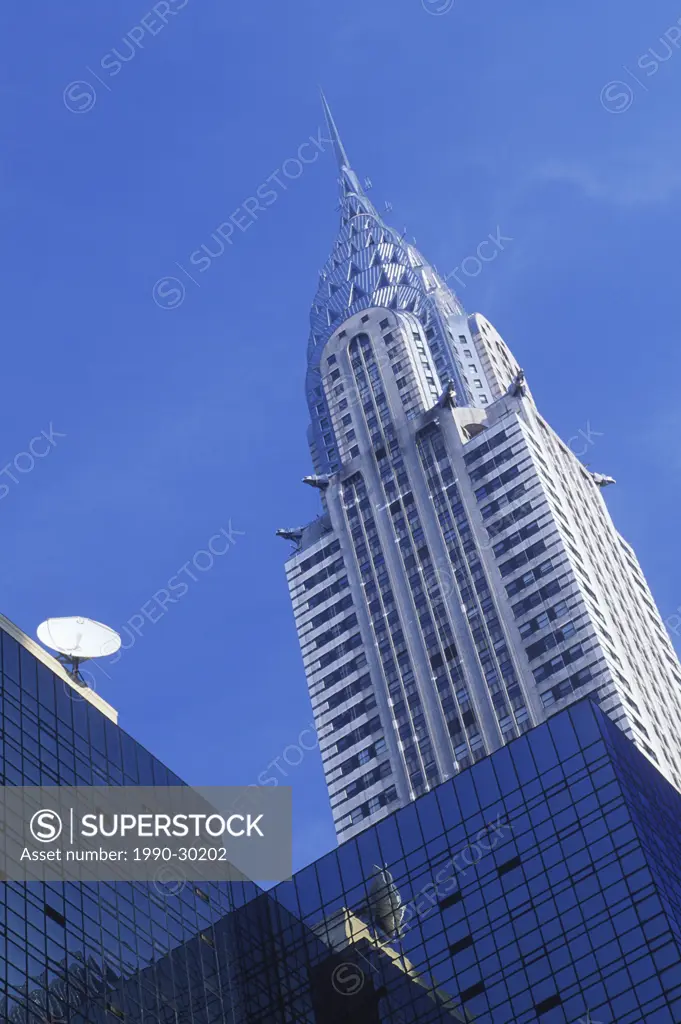 USA, New York City, Chrysler Building with satellite dish