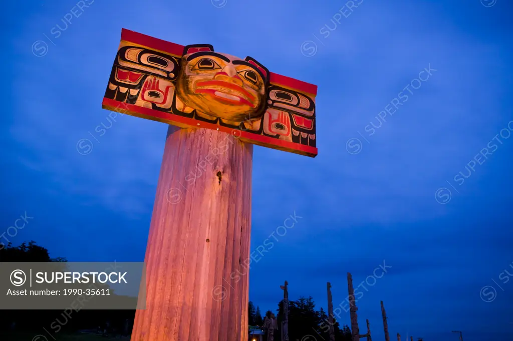 Beautiful examples of First Nations totem poles can be seen at the native burial grounds in Alert Bay on the southern end of Cormorant Island. Alert B...