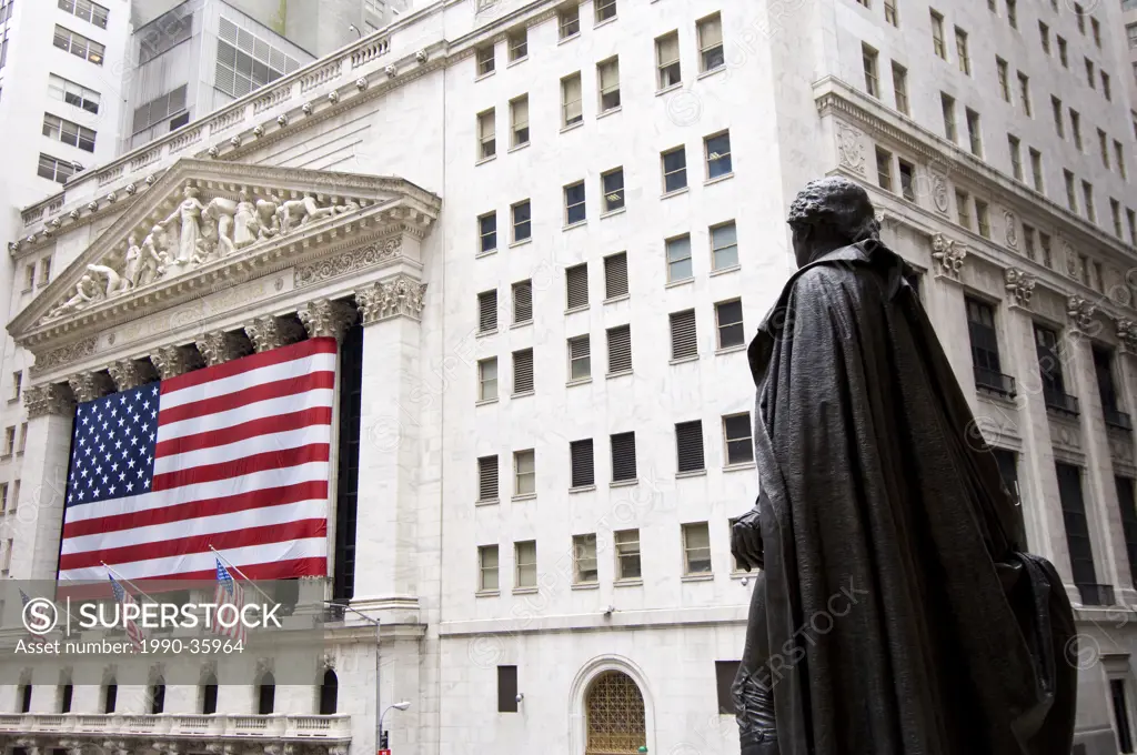 New York Stock Exchange with big US flag, Manhatten, New York City, United States