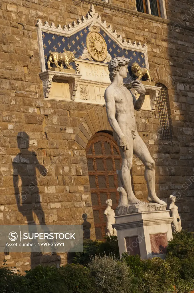 Copy of Michelangelo´s David statue, Palazzo Vecchio, Piazza della Signoria, Florence, Tuscany, Italy