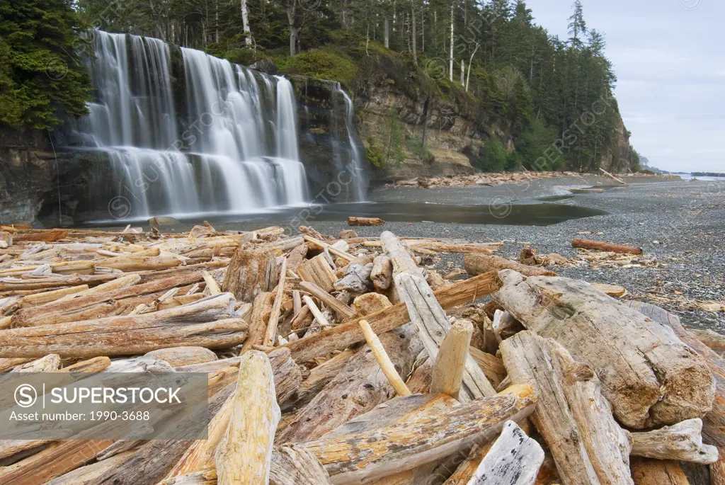 Tsusiat Falls, West Coast Trail, Pacific Rim National Park, Vancouver Island, british columbia, canada