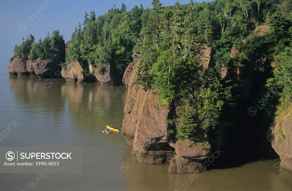 Hopewell rock with kayakers, new brunswick, Canada