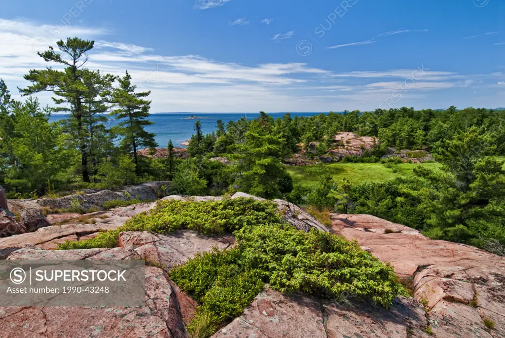 Looking out over Georgian Bay from the Chikanishing Trail in Ontario´s Killarney Provincial Park