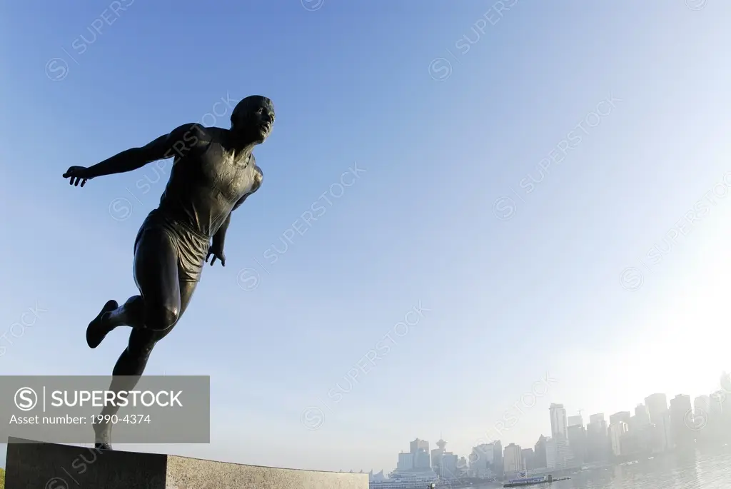 Harry Winston Jerome statue, British Columbia´s athlete of the century, recipient of 1971 Order of Canada, Stanley Park, Vancouver, British Columbia, ...
