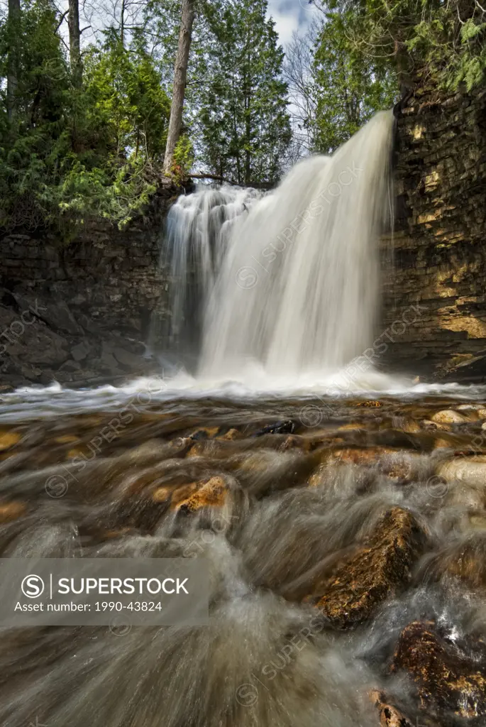 Hilton Falls on Sixteen Mile Creek along the Niagara Escarpment in Hilton Falls Conservation Area in Ontario´s Halton Hills
