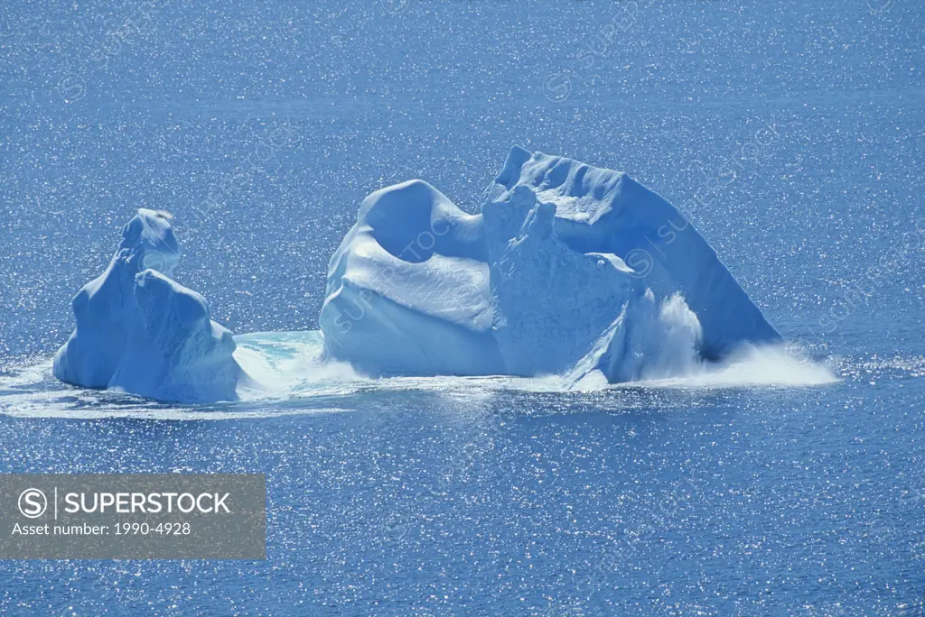 Iceberg breaking up, off St  John´s, Newfoundland, Canada