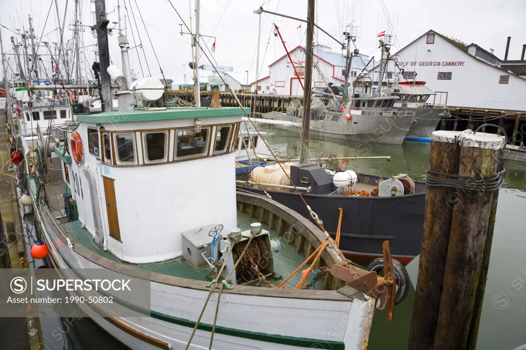 Moored boats in the harbour at Steveston near Vancouver, home of Canada´s largest fishing fleet, British Columbia, Canada