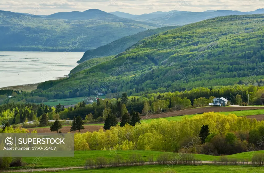 View from Les Aboulements in the direction of Baie_Saint_Paul, Charlevoix, Quebec, Canada