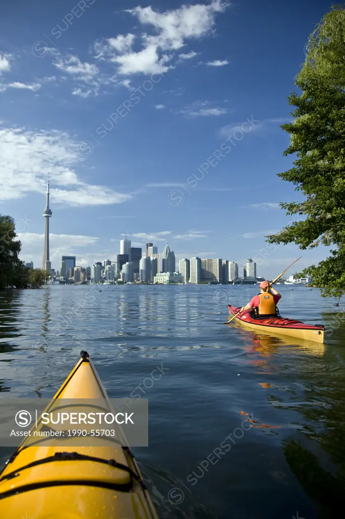 Sea_kayaking around Center Island in the Toronto Harbour, Lake Ontario, Toronto, Ontario, Canada.