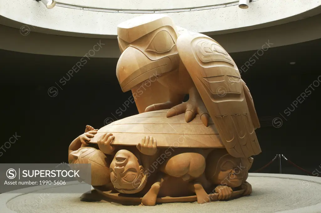 Wood Sculpture ´Silent Speakers´ by Bill Reid at Museum of Anthropology, The University of British Columbia, Vancouver, British Columbia, Canada